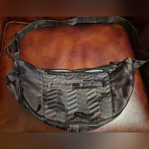 Lug Boomerang Crossbody Travel Bag